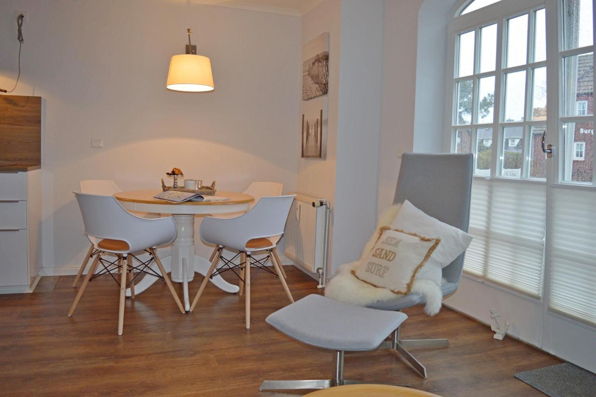 Morderne 3-Zimmerwohnung in einer Hausscheibe unter Reet Westerland Exterior foto
